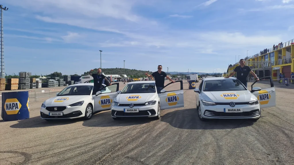Turismos de un evento de marca en circuito