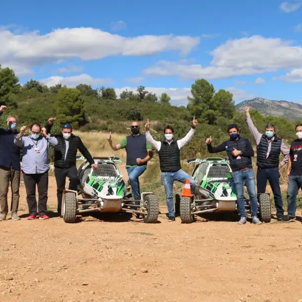 Grupo de pilotos con los Yacar Cross