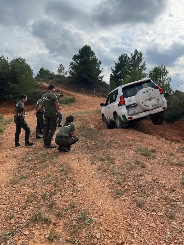 Instructor explicando un paso de la zona 4×4