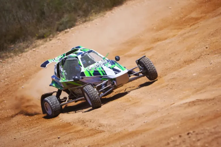Kart cross en una curva del circuito